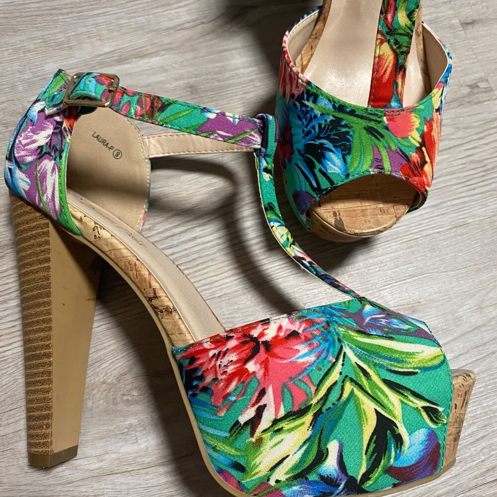 Dream Pairs Women's Platform High Heels in Fun Tropical Print - Size 9